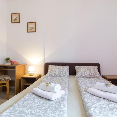 Pape Punat Apartmani I Sobe Екстер'єр фото